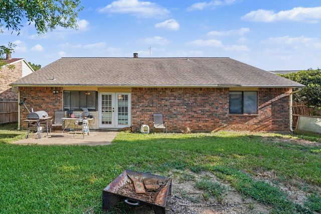 3916 Longmeadow Way, Fort Worth, TX 76133