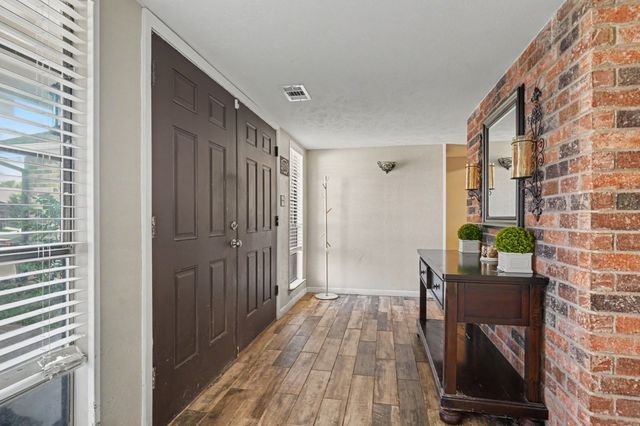 3916 Longmeadow Way, Fort Worth, TX 76133