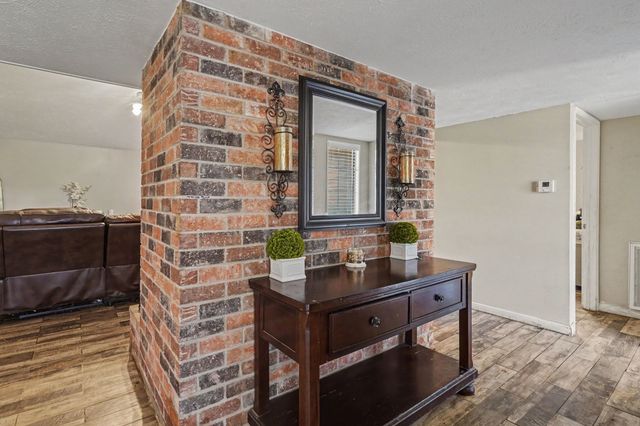 3916 Longmeadow Way, Fort Worth, TX 76133