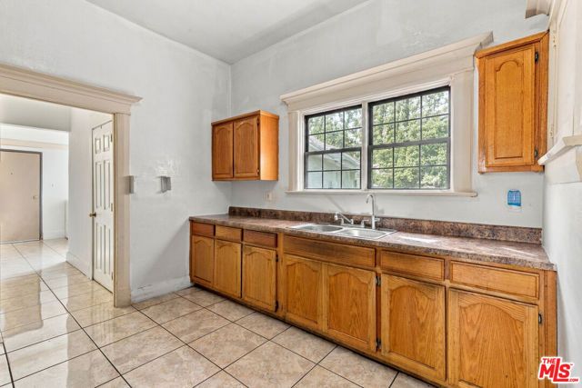 920 W 20th Street, Los Angeles, CA 90007
