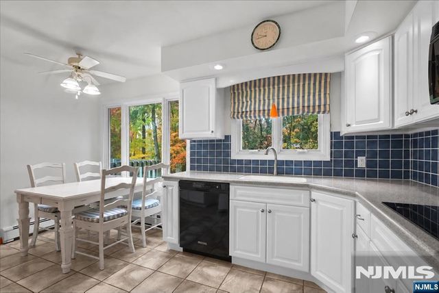 20 Wesley Drive, West Milford, NJ 07480