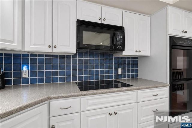 20 Wesley Drive, West Milford, NJ 07480