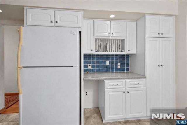 20 Wesley Drive, West Milford, NJ 07480
