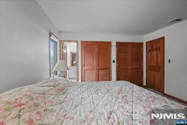 20 Wesley Drive, West Milford, NJ 07480