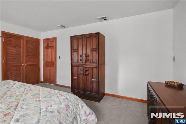 20 Wesley Drive, West Milford, NJ 07480