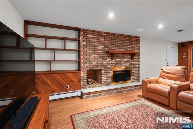 20 Wesley Drive, West Milford, NJ 07480