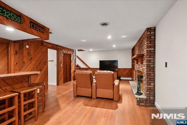 20 Wesley Drive, West Milford, NJ 07480