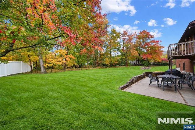 20 Wesley Drive, West Milford, NJ 07480