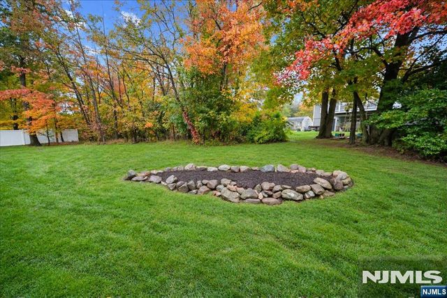 20 Wesley Drive, West Milford, NJ 07480