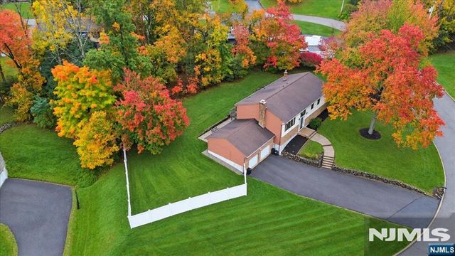 20 Wesley Drive, West Milford, NJ 07480