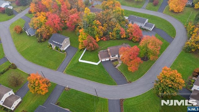 20 Wesley Drive, West Milford, NJ 07480