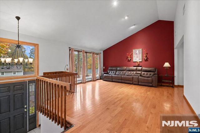 20 Wesley Drive, West Milford, NJ 07480