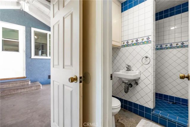 9612 La Reina, Downey, CA 90240