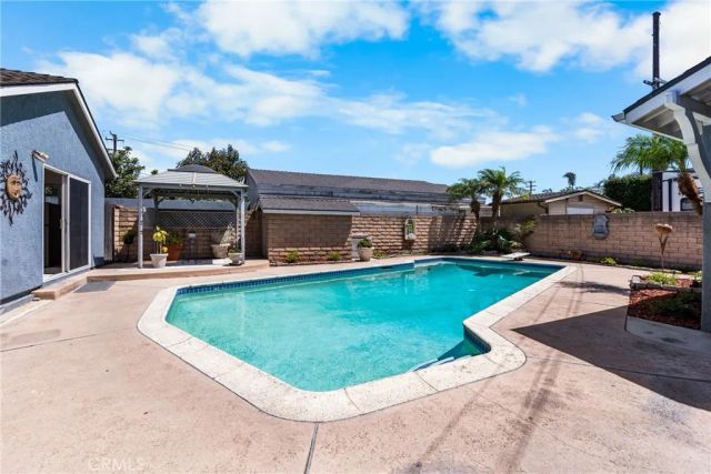 9612 La Reina, Downey, CA 90240