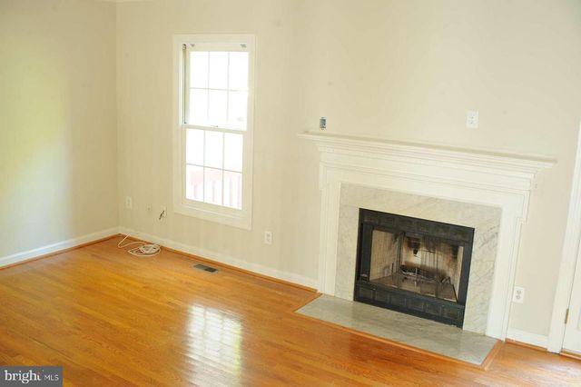 12143 ABBEY GLEN CT, Woodbridge, VA 22192