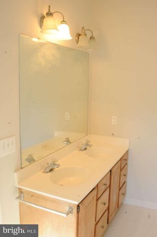 12143 ABBEY GLEN CT, Woodbridge, VA 22192