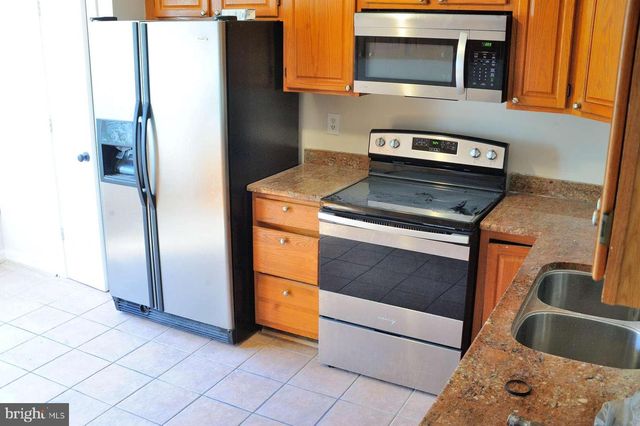 12143 ABBEY GLEN CT, Woodbridge, VA 22192