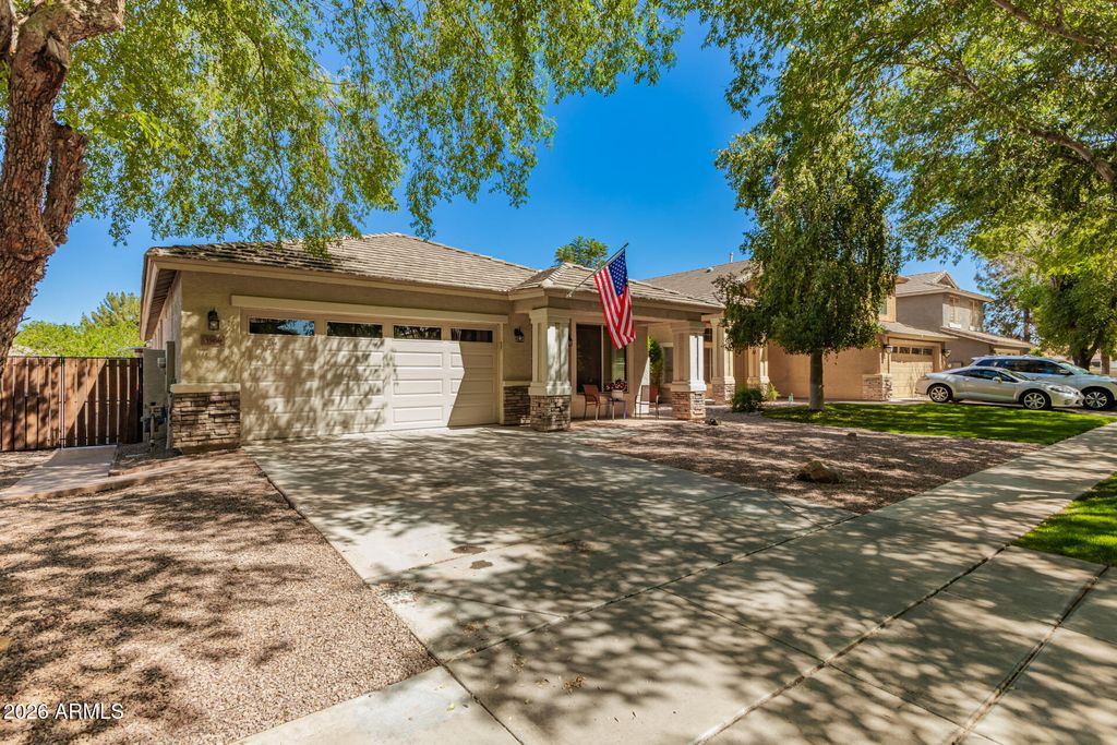 Image 2 of property listing at 3568 E BRUCE Avenue, Gilbert, AZ 85234