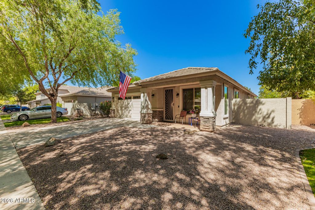 Image 3 of property listing at 3568 E BRUCE Avenue, Gilbert, AZ 85234