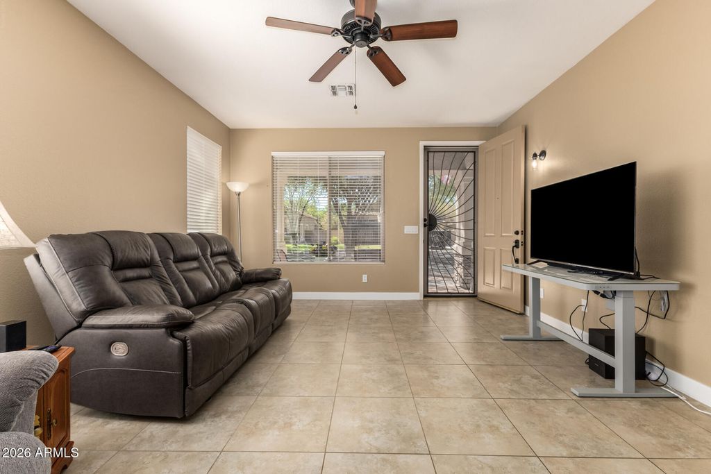 Image 9 of property listing at 3568 E BRUCE Avenue, Gilbert, AZ 85234