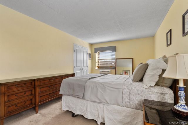 100 Diplomat Drive 5H, Mount Kisco, NY 10549