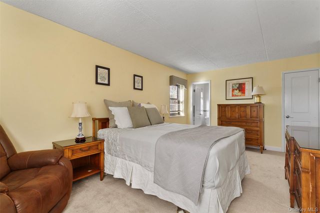 100 Diplomat Drive 5H, Mount Kisco, NY 10549