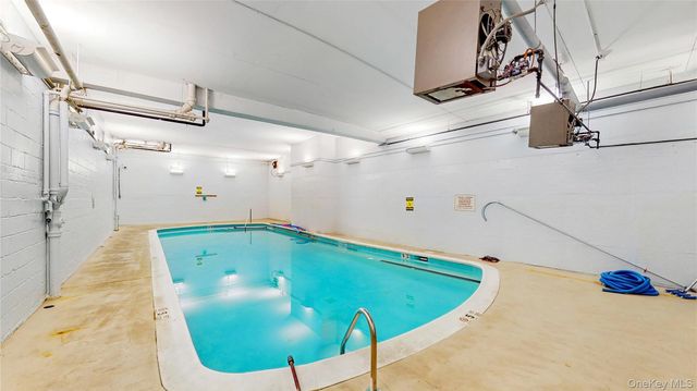 100 Diplomat Drive 5H, Mount Kisco, NY 10549