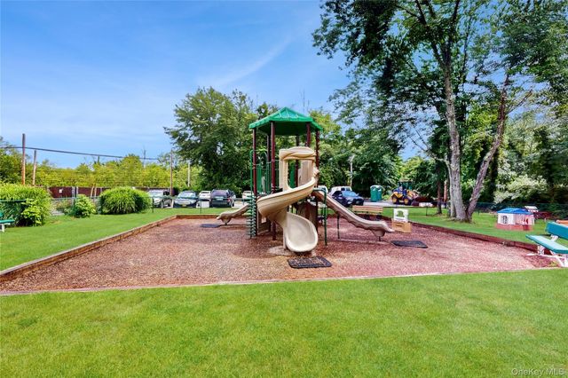 100 Diplomat Drive 5H, Mount Kisco, NY 10549