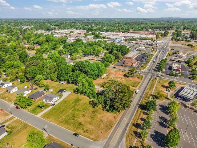 513 S Graham Hopedale Road, Burlington, NC 27217