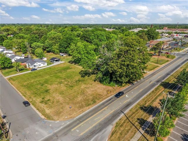 513 S Graham Hopedale Road, Burlington, NC 27217