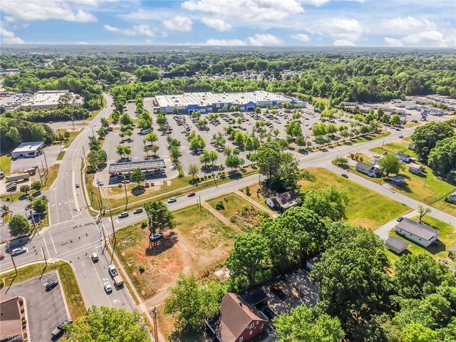 513 S Graham Hopedale Road, Burlington, NC 27217