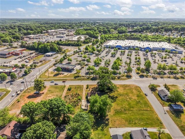 513 S Graham Hopedale Road, Burlington, NC 27217