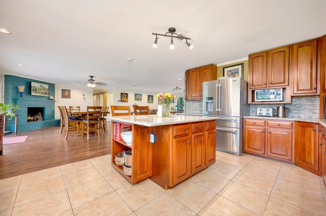 26 Rancho Drive N, Fort Worth, TX 76244