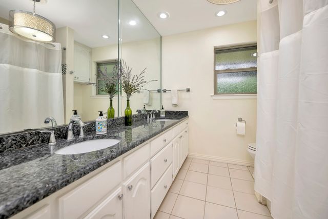 26 Rancho Drive N, Fort Worth, TX 76244