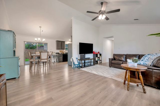 26 Rancho Drive N, Fort Worth, TX 76244