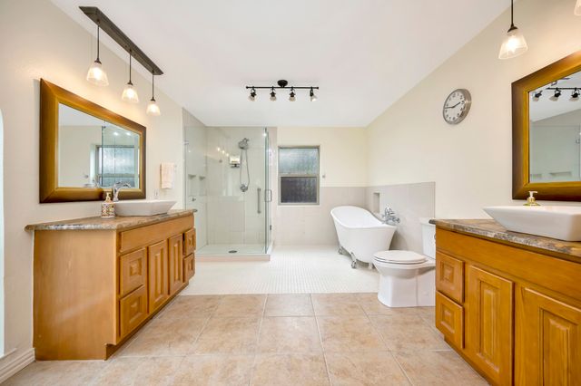 26 Rancho Drive N, Fort Worth, TX 76244