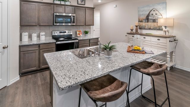 3304 Charleston Drive, Ennis, TX 75119