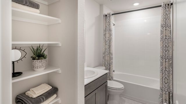 3304 Charleston Drive, Ennis, TX 75119