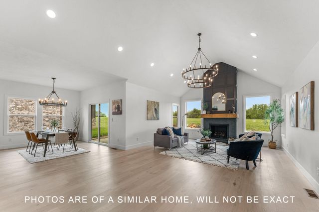 1868 S 13th Street, Ozark, MO 65721