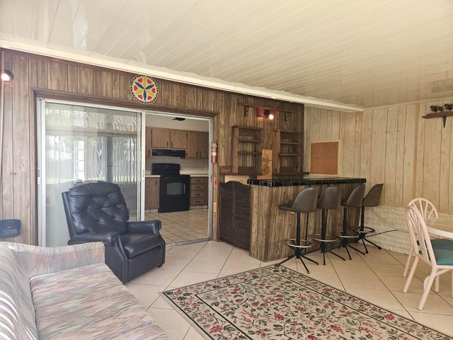 5531 S 37th Street, Greenacres, FL 33463