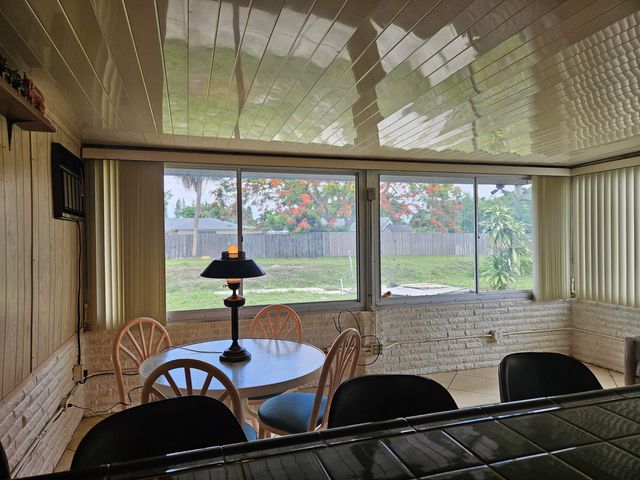 5531 S 37th Street, Greenacres, FL 33463