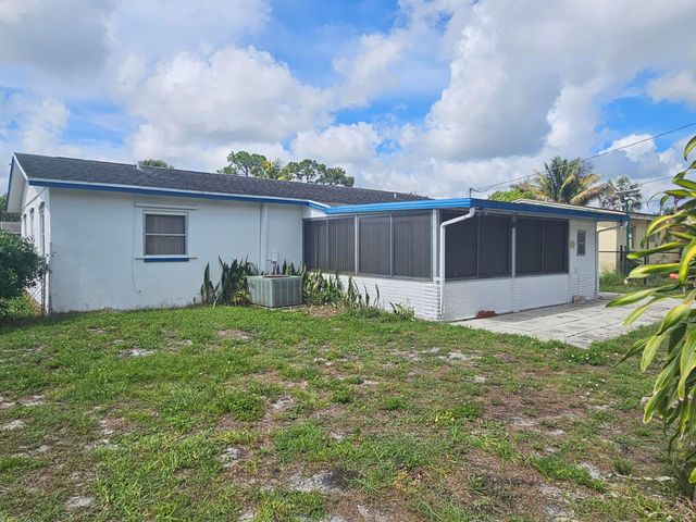 5531 S 37th Street, Greenacres, FL 33463