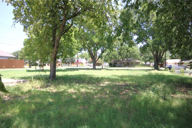 523 W 4th Street, Justin, TX 76247
