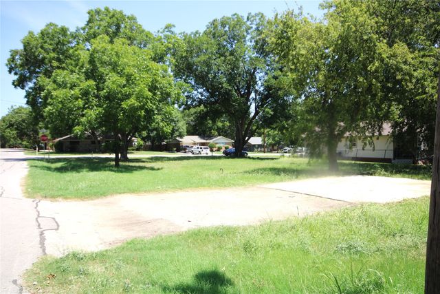 523 W 4th Street, Justin, TX 76247