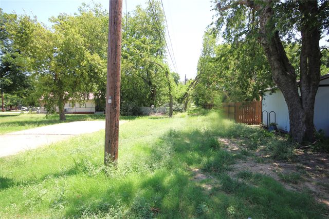 523 W 4th Street, Justin, TX 76247