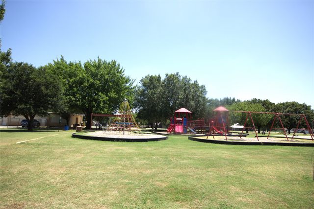 523 W 4th Street, Justin, TX 76247