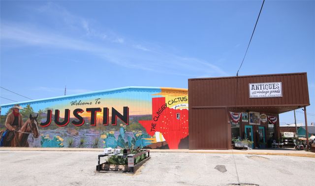 523 W 4th Street, Justin, TX 76247