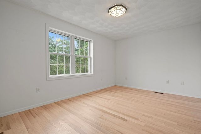6 Fairlawn, Burlington, MA 01803