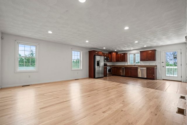 6 Fairlawn, Burlington, MA 01803