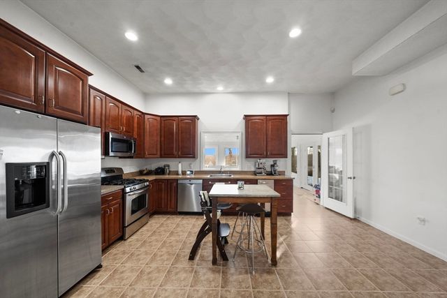 6 Fairlawn, Burlington, MA 01803
